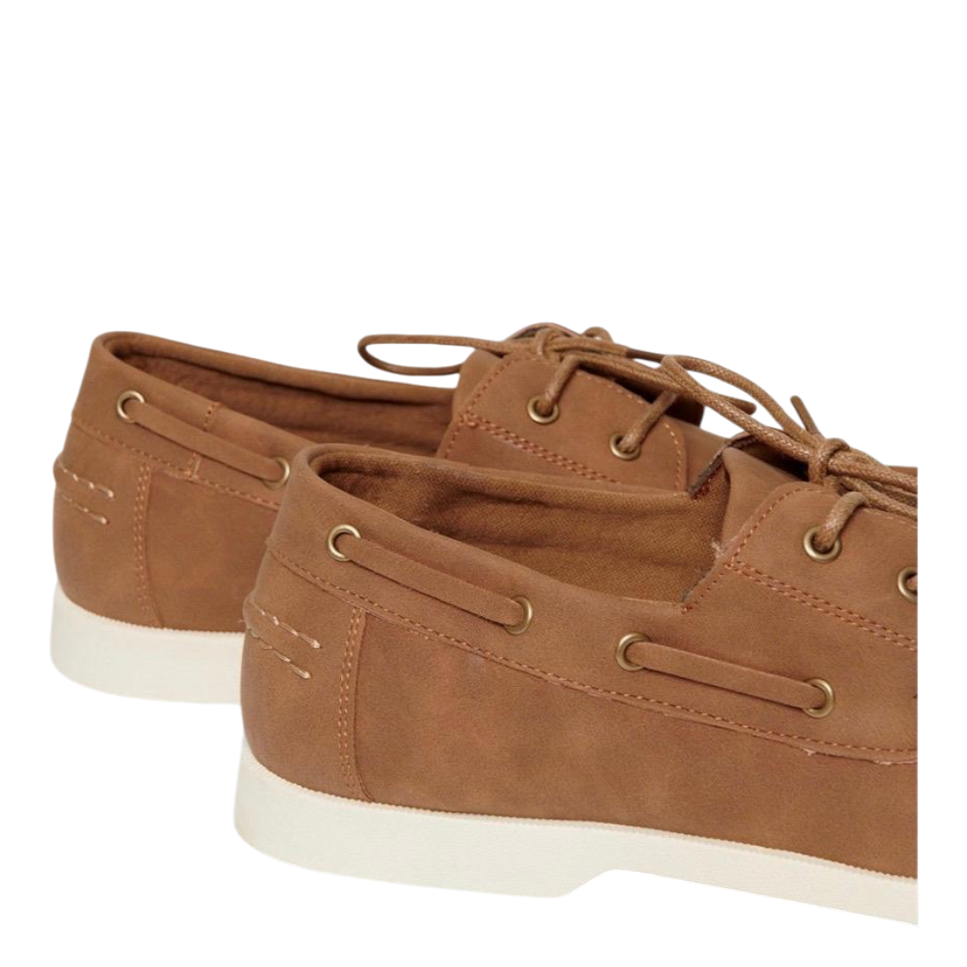 Threadbare Men's Boat Shoes Colour Tan
Size 8 (42)